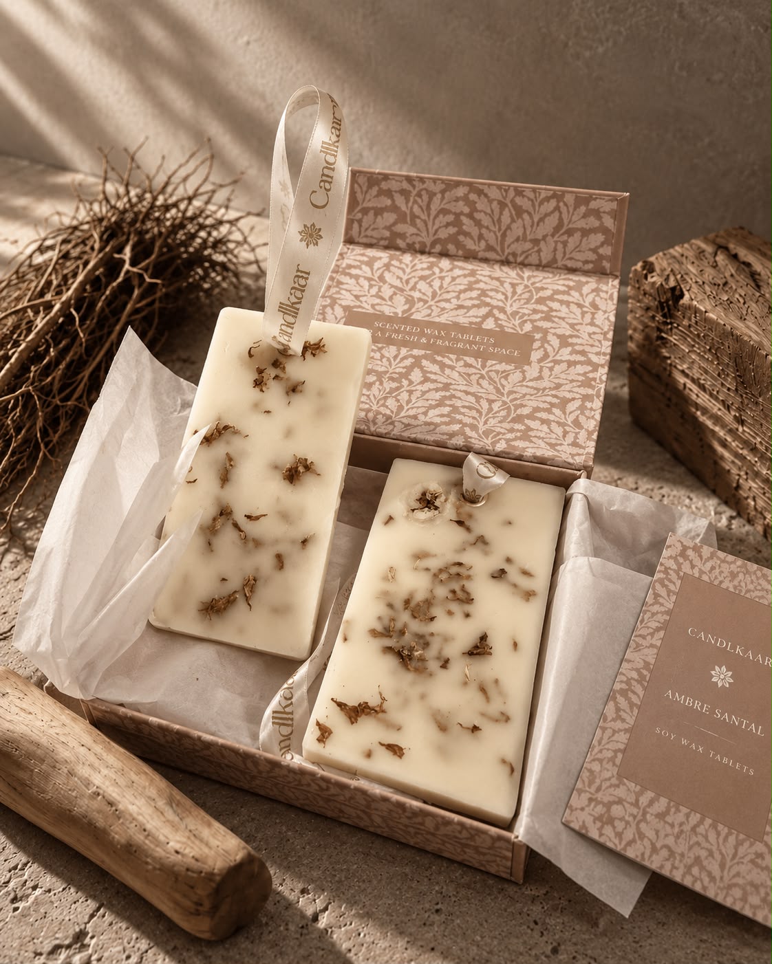 SOY WAX TABLET (AMBRE SANTAL)