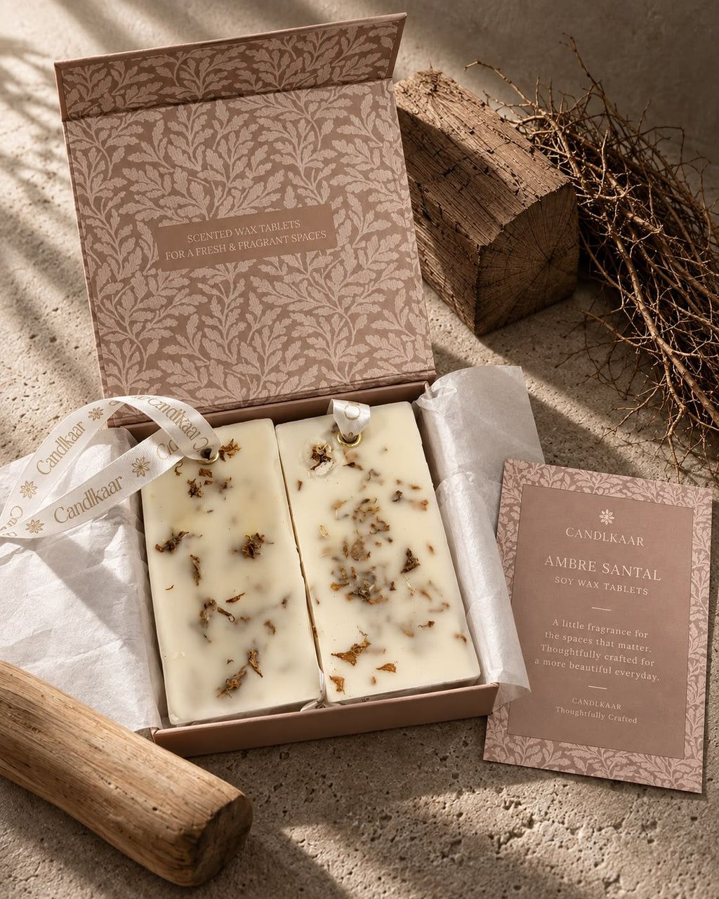 SOY WAX TABLET (AMBRE SANTAL)